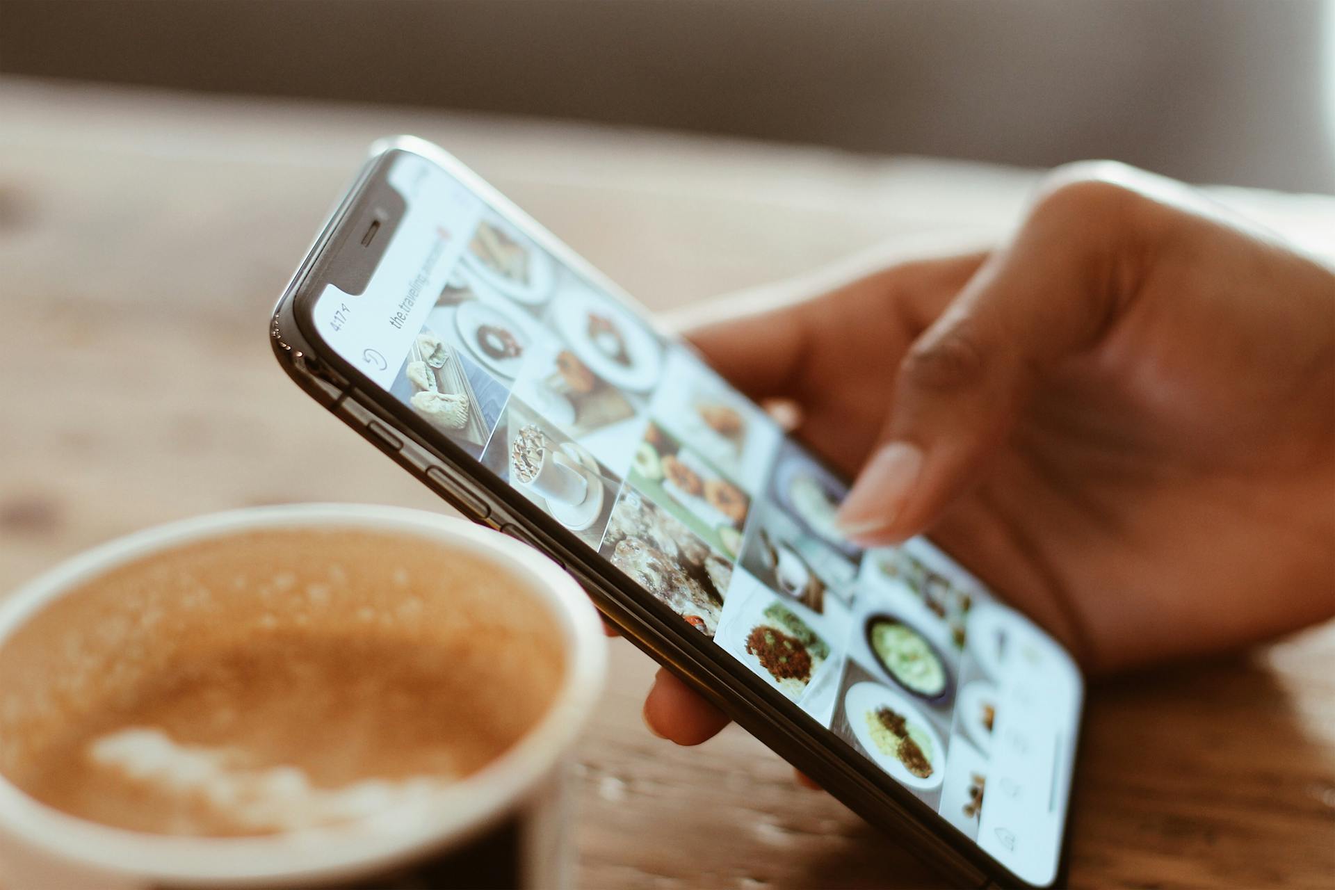 Why organize and reuse content in social networks?