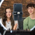 Click, Smile and Attend: Social Networks, Your New Customer Service Ally