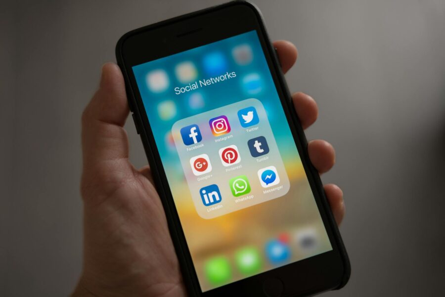 How Can I Manage Several Social Network Accounts Without Getting Confused?