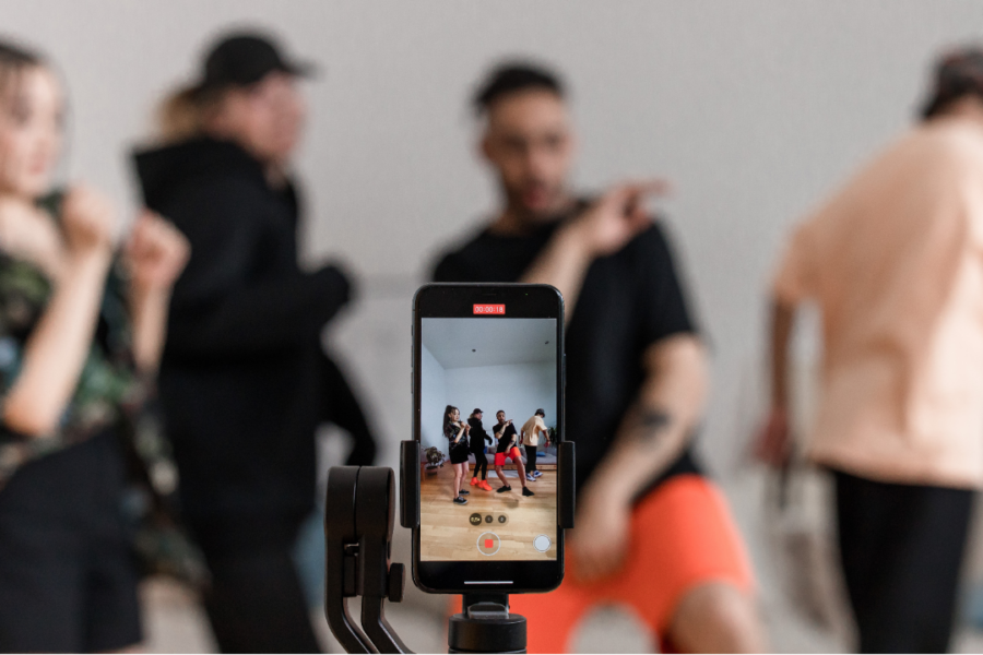 Practical Guide to Short Video: Tips, Strategies and Tools for Success: 